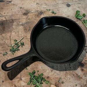 Wagner Ware 1053 No.3 Smooth Bottom Cast Iron Skillet Dual Pour Spouts Vintage